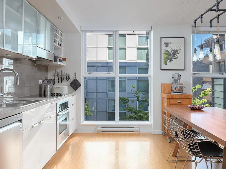 168 Powell St #601 — Photo 3