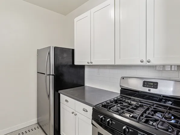 304 Bell St APT 1, Seattle, WA 98121