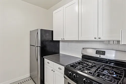 304 Bell St #1 Photo 1