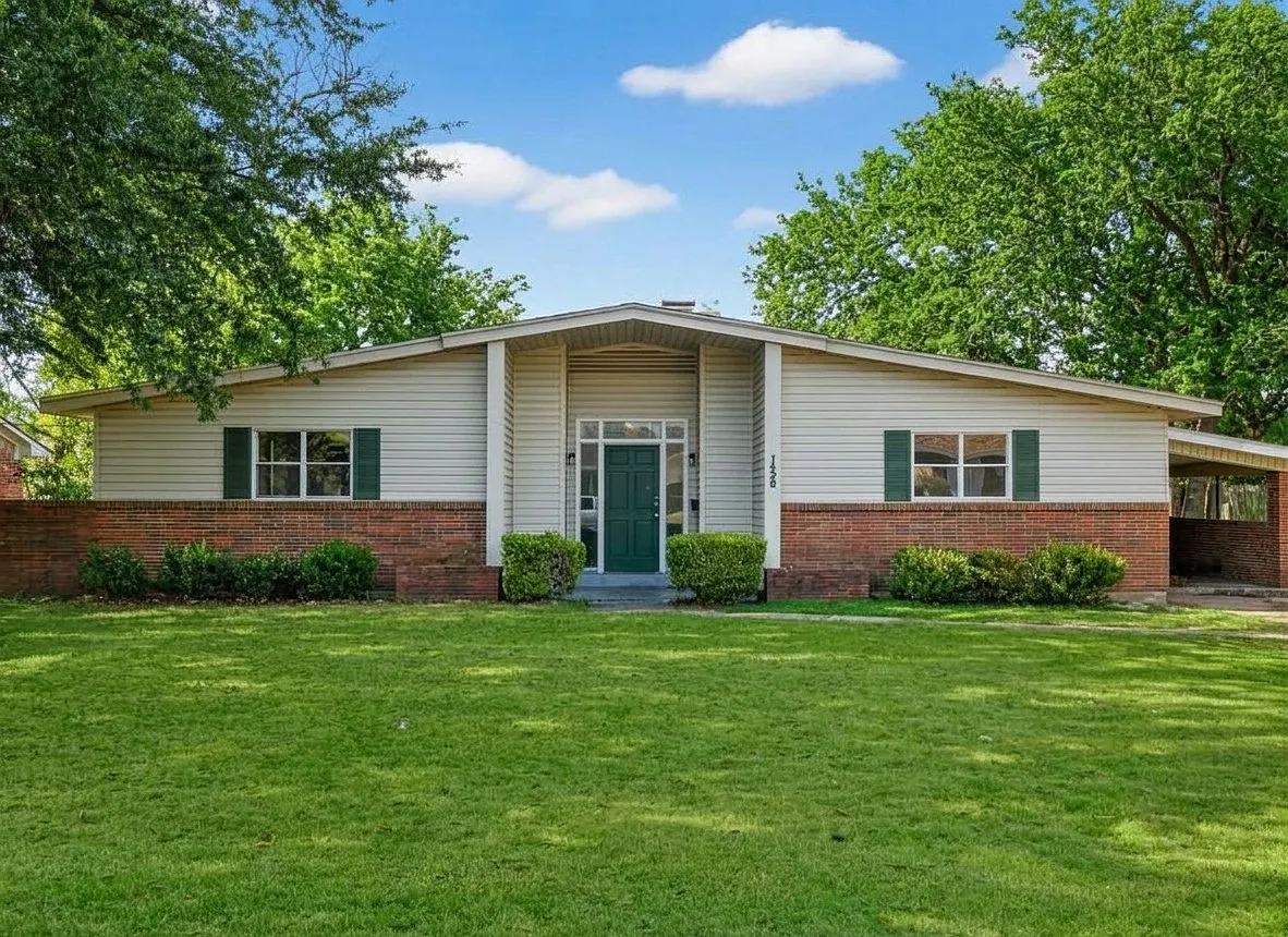 4 bed, 2.0 bath, 1723 sqft, $1,500 — Photo 1