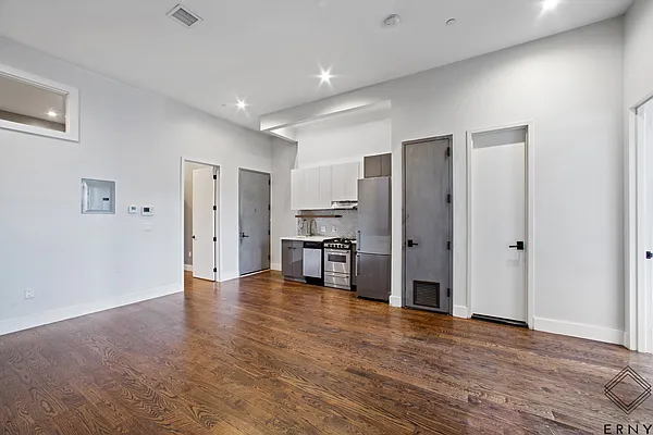 Rented by ERNY LLC | media 2