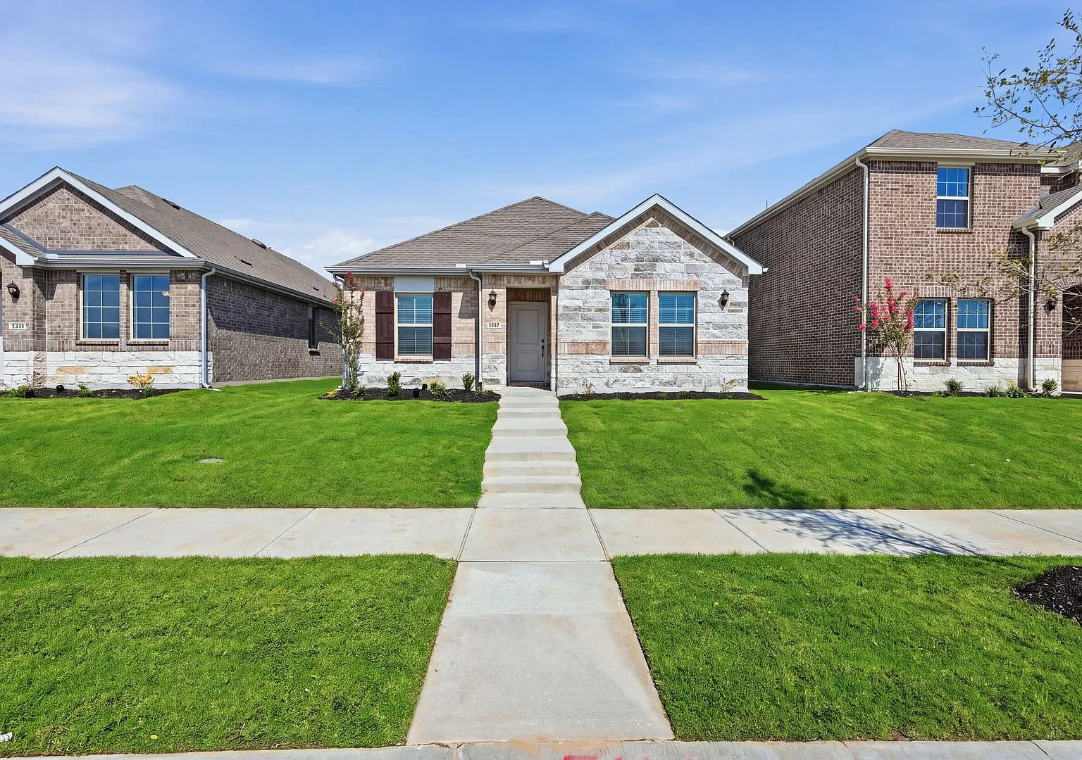 Beautiful 3-Bedroom Rental in Legacy Hills | Parks, Trails & Dog Parks — Photo 1