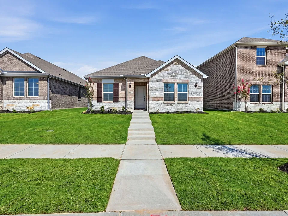 2541 Crestone Dr