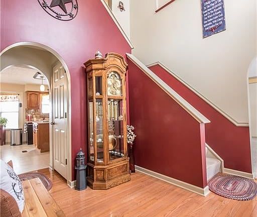 3rd image of 107 Stratford Ct