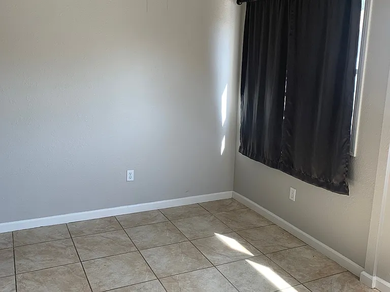 Sierra Dr — Photo 4