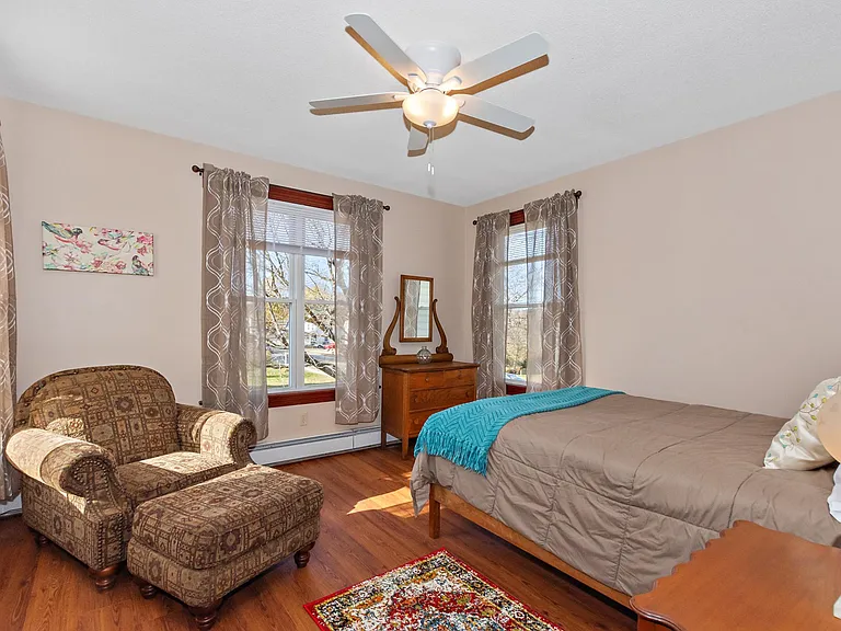 2nd floor guest room (currently rented)