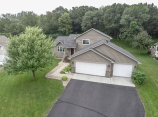 642 Hillside Dr, Eagan, MN 55121