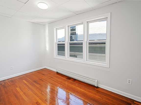 2nd image of 3 Allen St APT 6