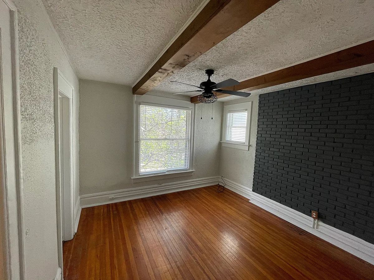 Building Photo - 1142 N Washington St #4