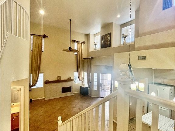 5th image of 4011 Radbourne Ave