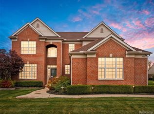 3191 Wren Ln, Rochester Hills, MI 48309