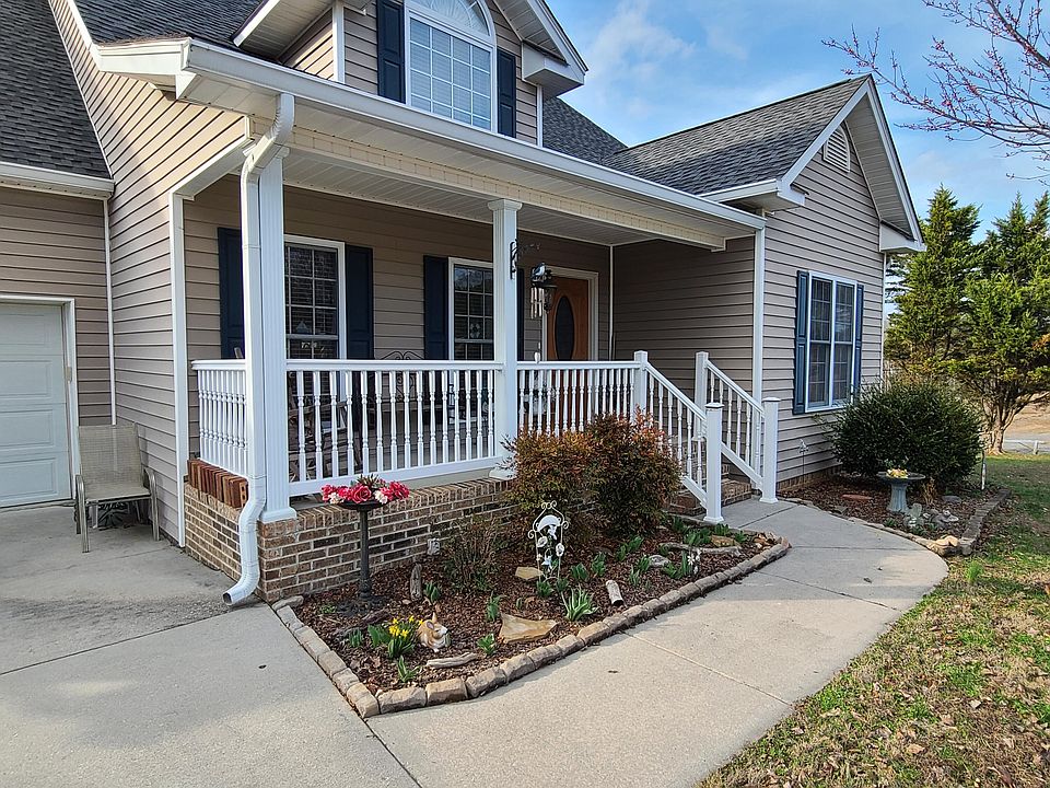 1st image of 110 Woodberry Dr NW