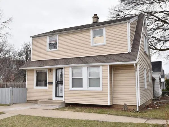 4900 West Fiebrantz AVENUE, Milwaukee, WI 53216