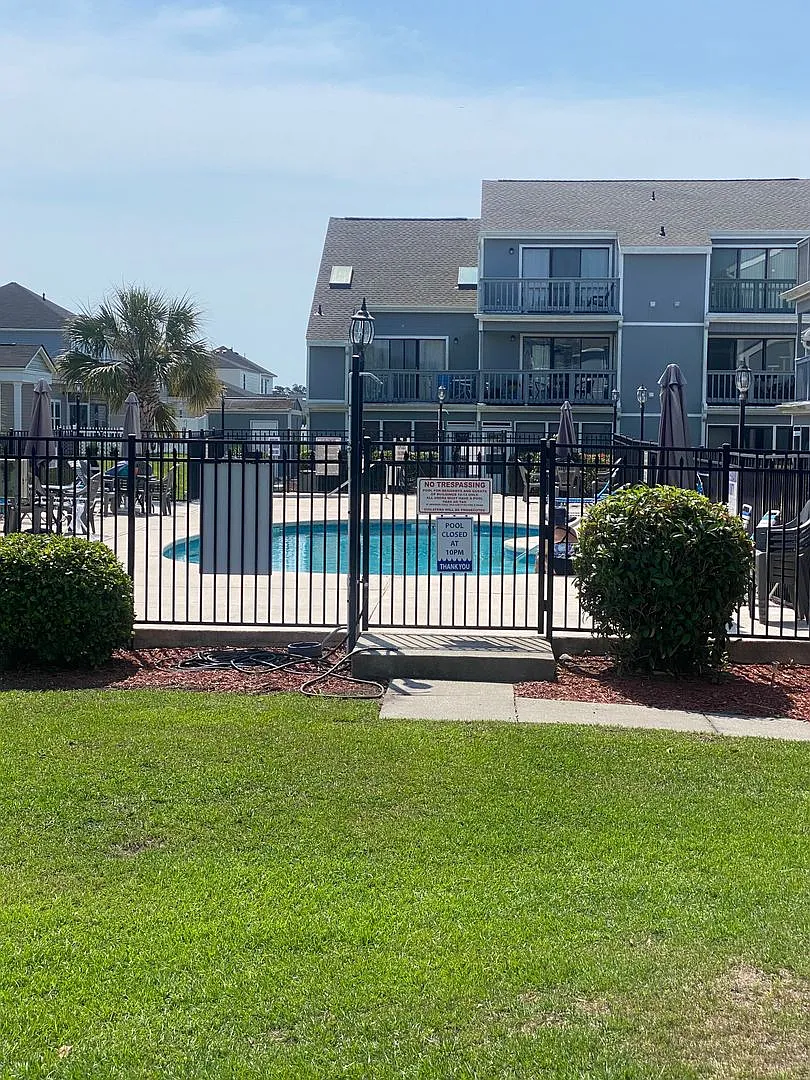 Golf Colony 12 F — Photo 1