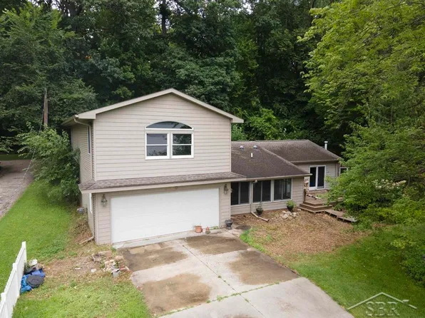 3840 N Water Rd, Sanford, MI 48657