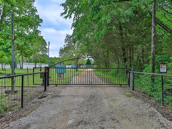 3rd image of 301 Cedar Point Cir