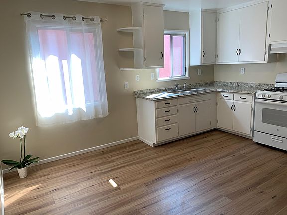 2nd image of 1810 Gum St