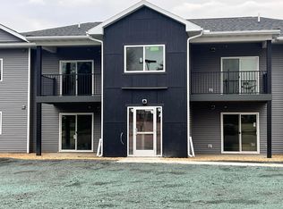 152 Acadia St #4, Waterloo, IA 50702