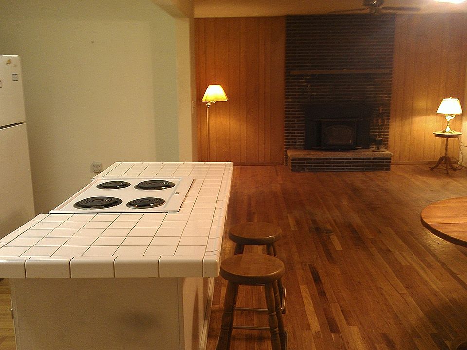 2nd image of 10636 SE Flavel St
