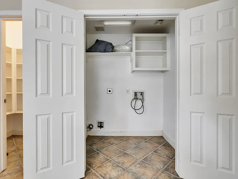 4409 Juan Carlos Ct — Photo 13
