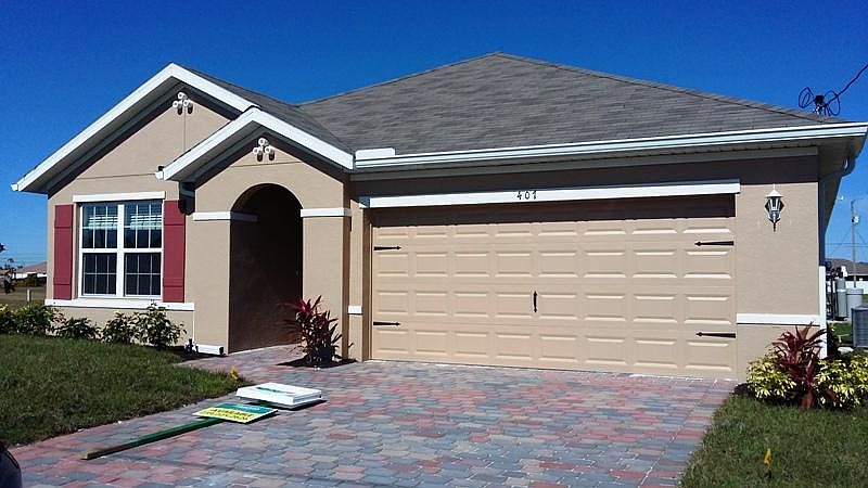 1st image of 407 NW 10th Ter