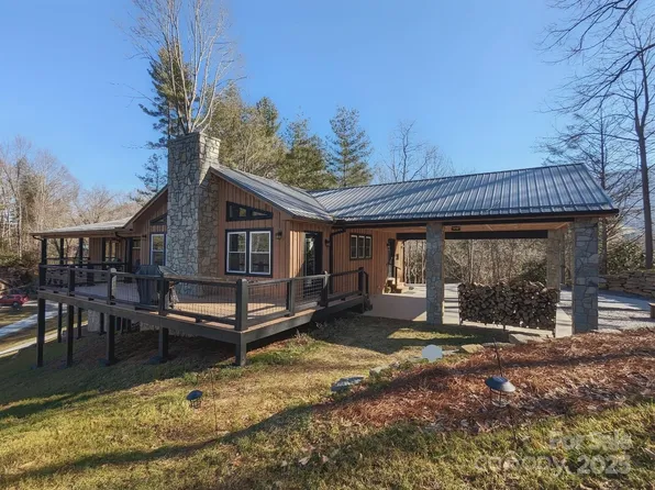 600 Pinewood Dr, Waynesville, NC 28786