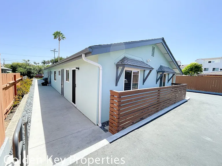 2715 Madison St #1 — Photo 3