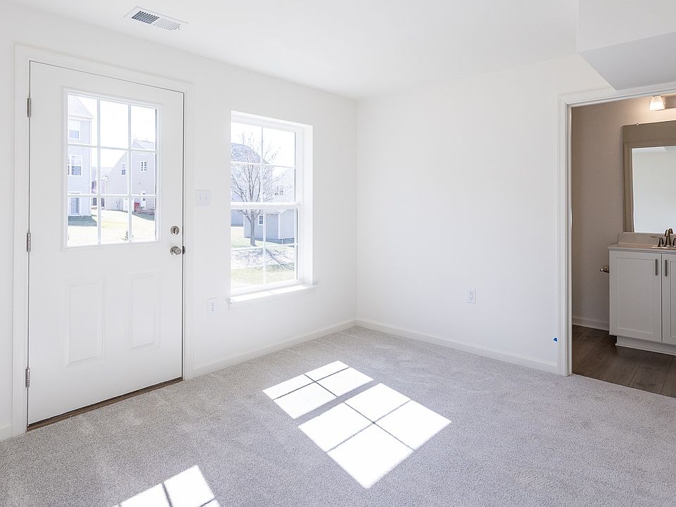 York II Garage Plan, Homestead Acres Townhomes, Hanover, PA 17331 Zillow