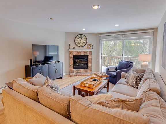 2nd image of 5 White Oak Lane Unit 8