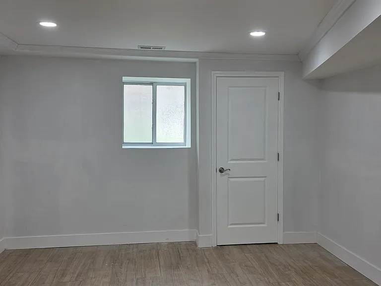 3015 W Ainslie St — Photo 3