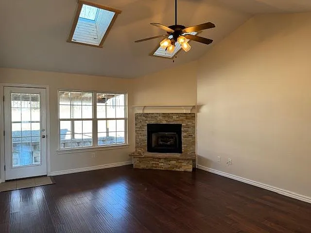 1300 Yorkshire Dr — Photo 5