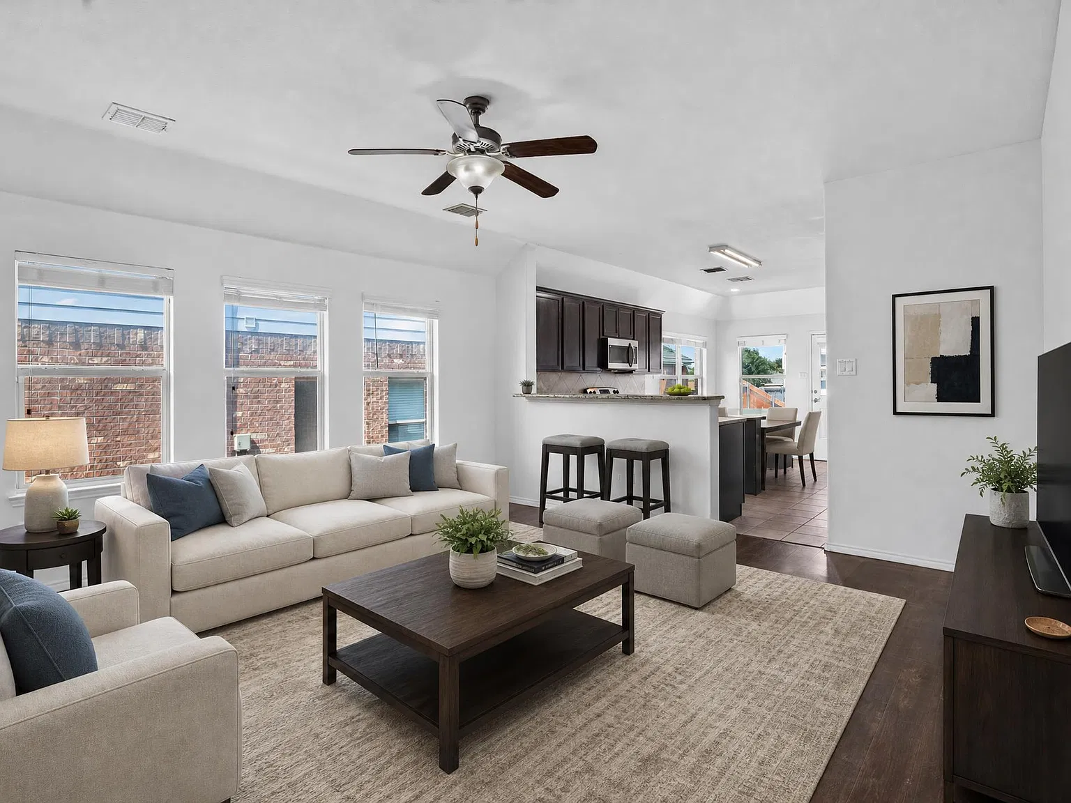3 bed, 1378 sqft, $1,799 — Photo 2