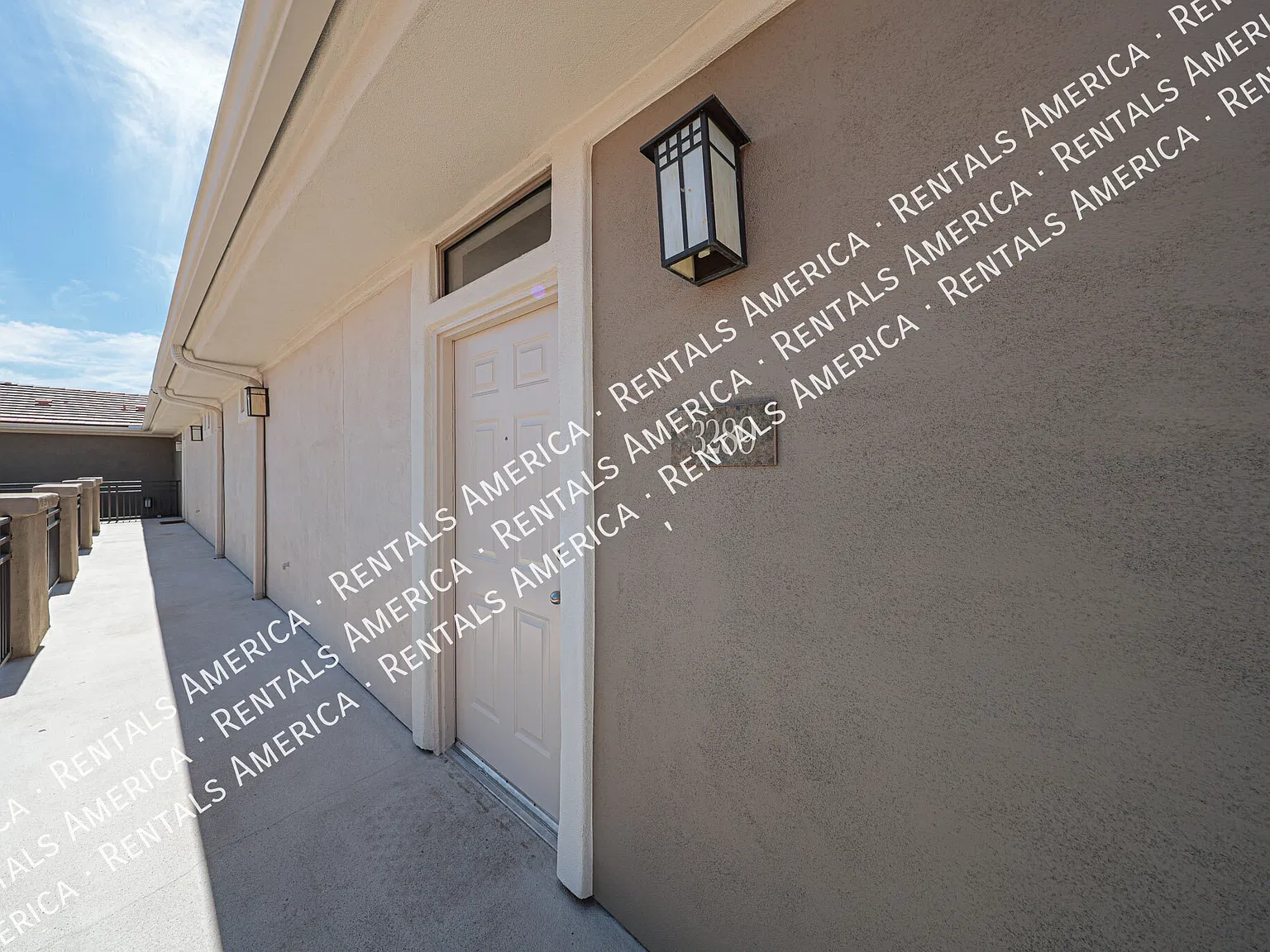 Scottsdale Greyhawk 2 BR/2 BA Condo w/ 1-car garage — Photo 2