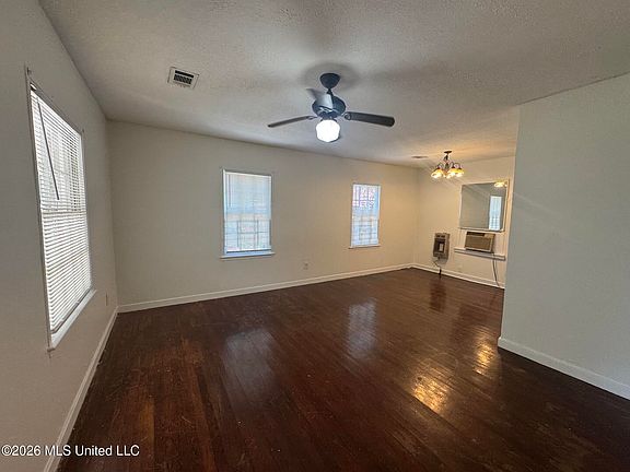 3rd image of 232 Mitchell Ave