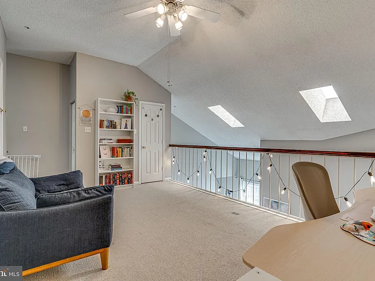 273 S Pickett St #401 — Photo 18