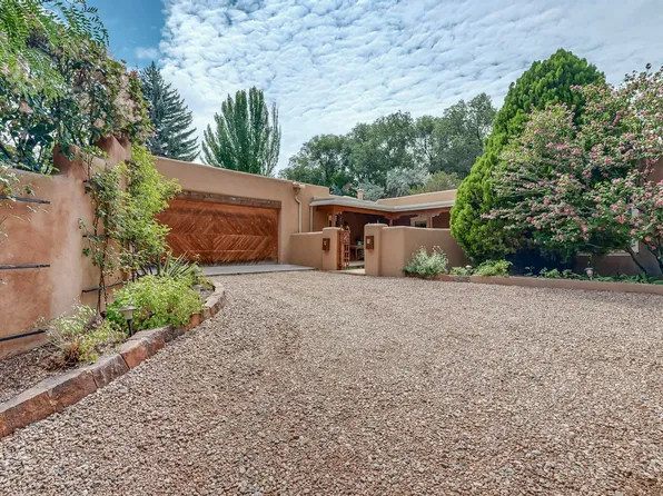 463 Camino Manzano, Santa Fe, NM 87505