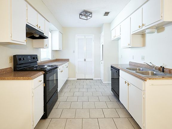 4th image of 4447 Altamesa Blvd