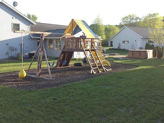 3rd image of 24320 Bluebird Ct