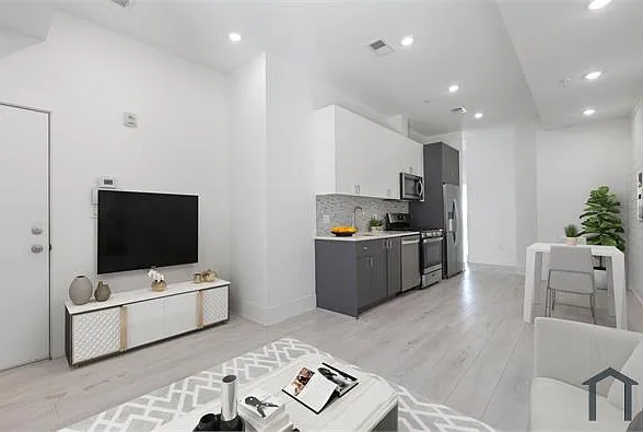 1202 Longfellow St NW #3 — Photo 2