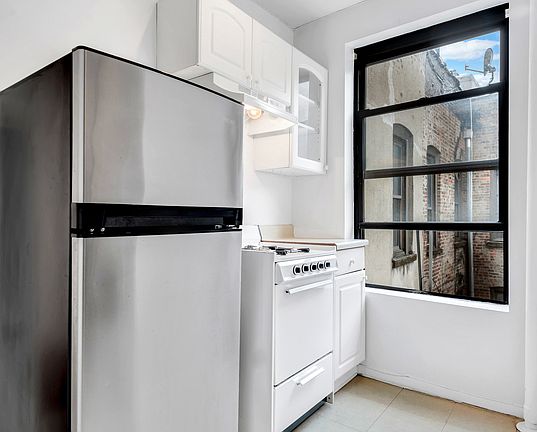 5th image of 339 E 94th St APT 2F