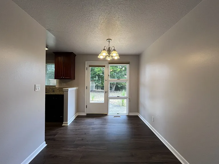 730 SE 143rd Ave — Photo 9