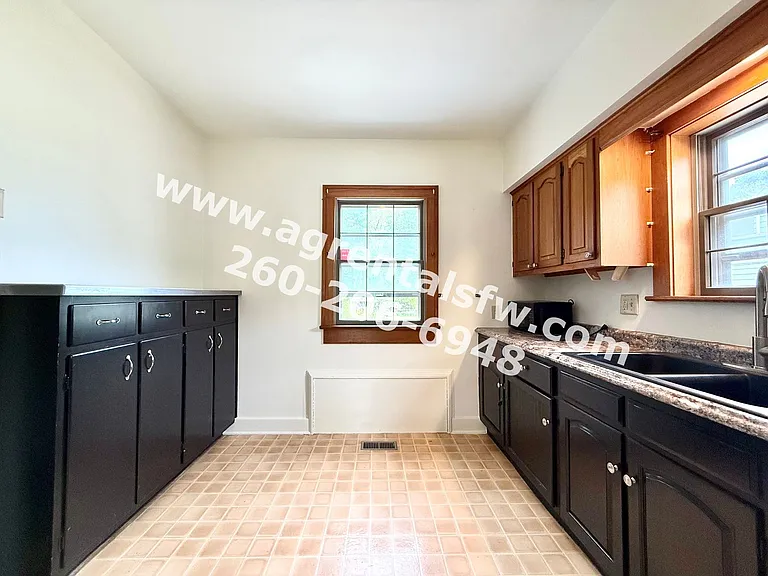 4708 Palatine Dr — Photo 7