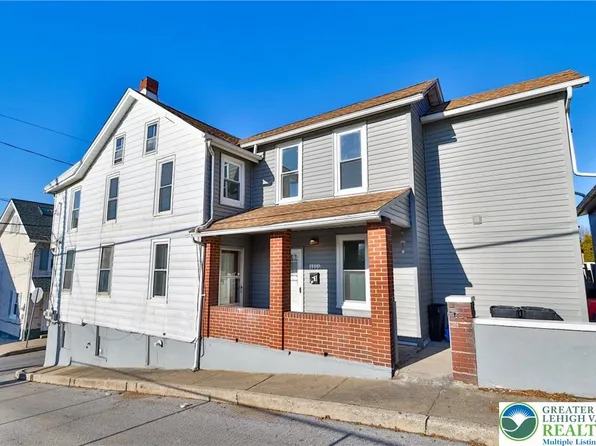 1005 Railroad St, Catasauqua, PA 18032