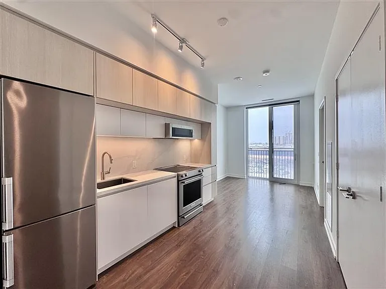 185 Millway Ave #1.5 — Photo 3