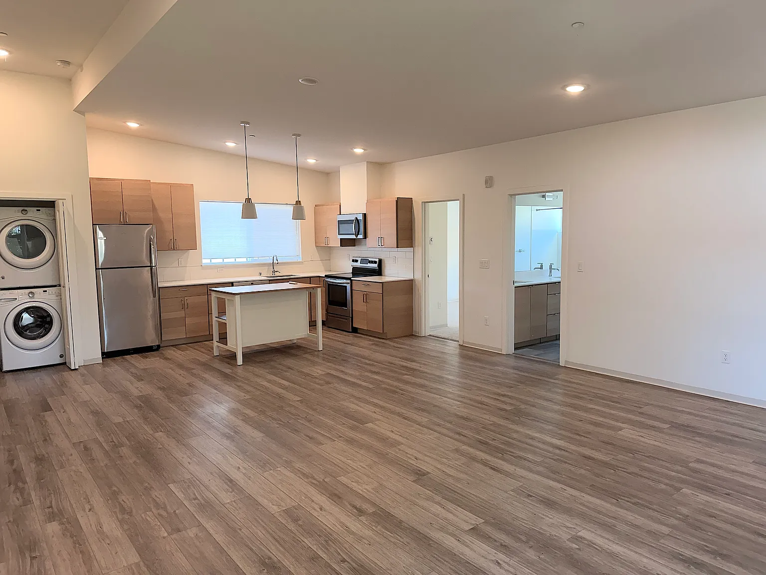 2 bed, 1020 sqft, $2,750 — Photo 3