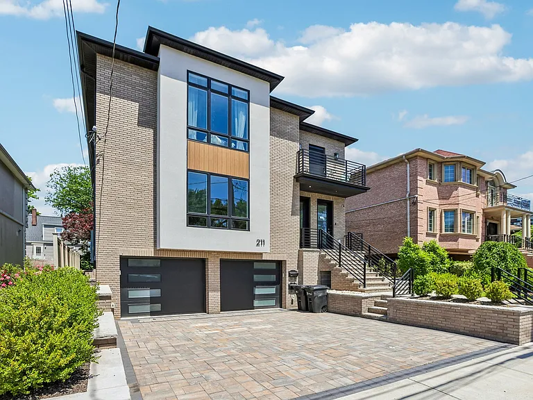 211 Warwick Ave #1 — Photo 42