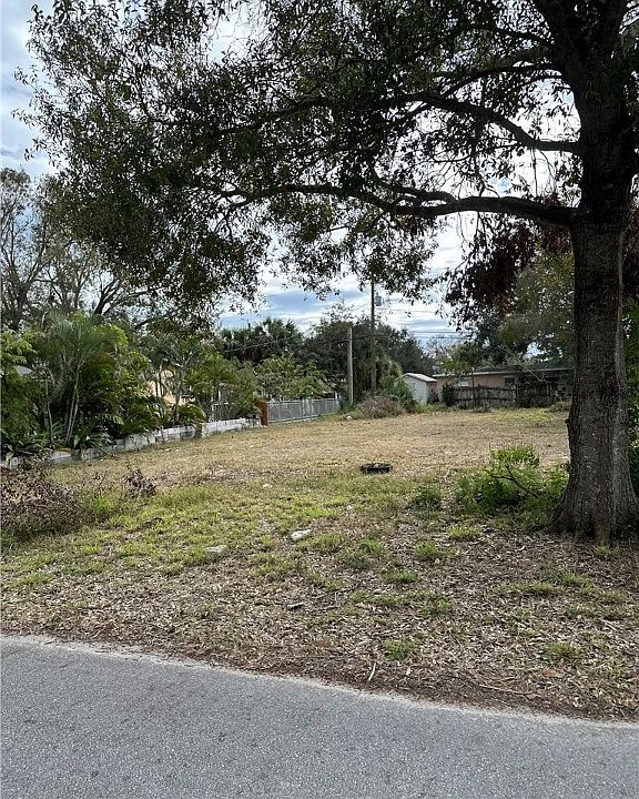 2nd image of 649 4th Pl SW