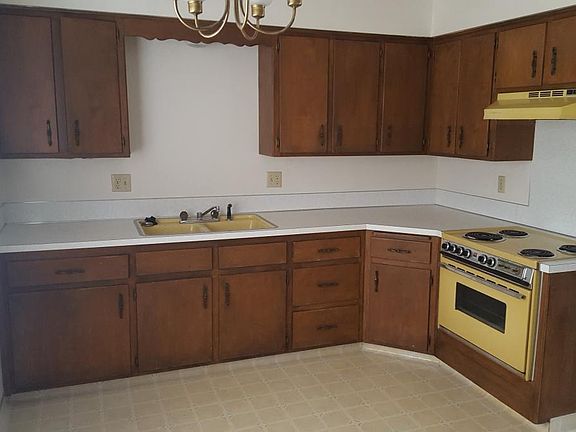 2nd image of 615 Hansen Ave APT 8