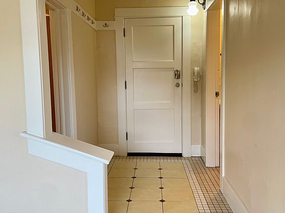 3rd image of 1258 Eastlake Ave E APT 12