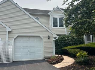 6262 Spring Knoll Dr, Harrisburg, PA 17111
